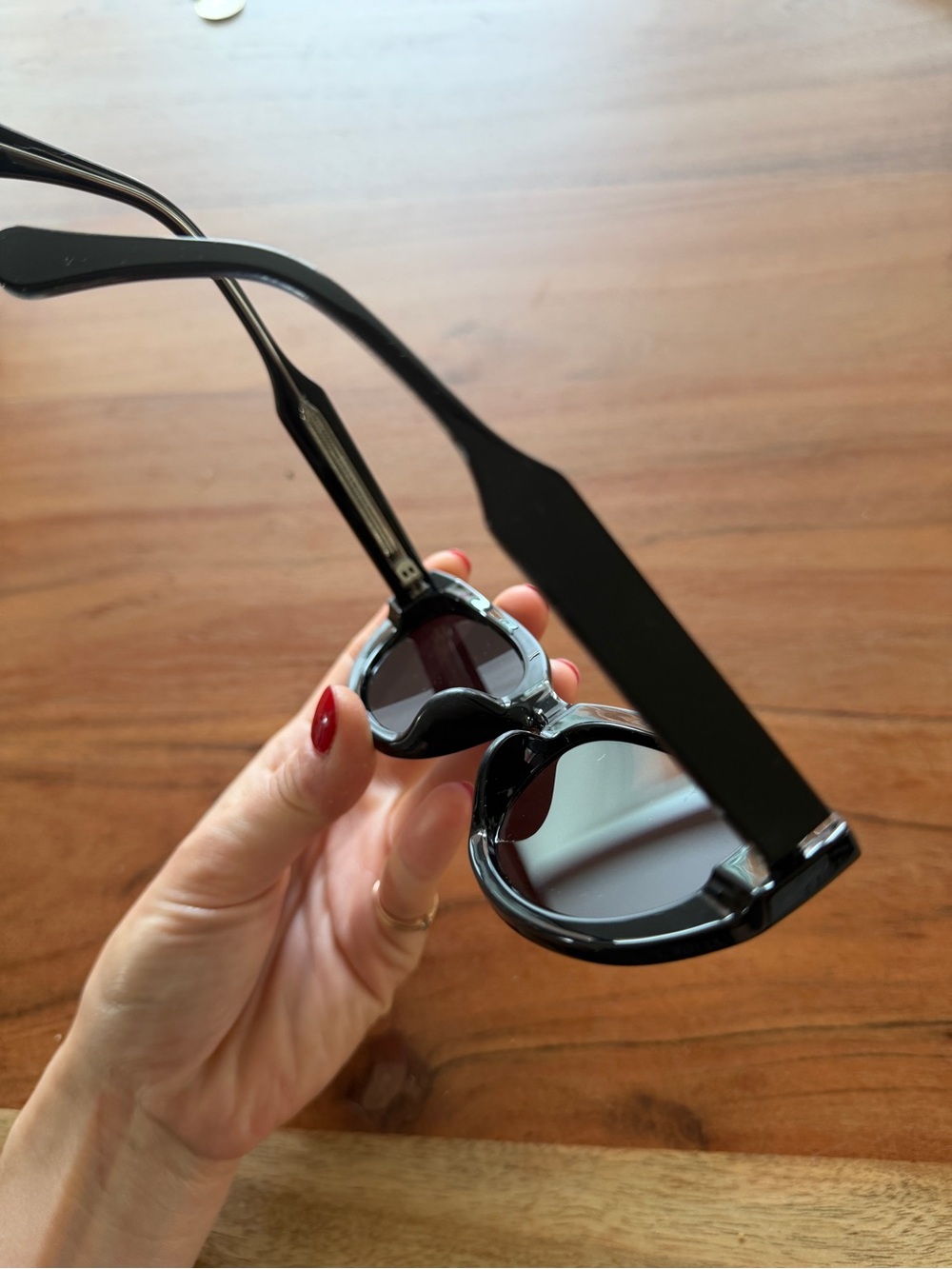 Blue Elephant- Women's Black Cat-Eye Sunglasses - Picture 3 of 5